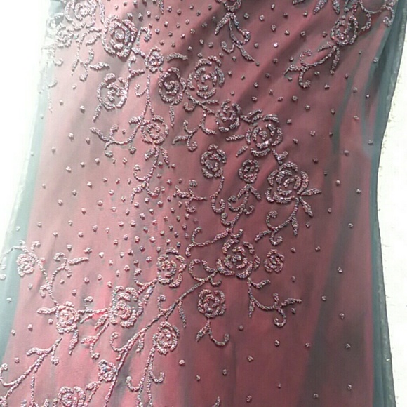 💋❤❤sale❤❤♦️Gorgeous♦️ red and black beaded dress - Picture 4 of 8